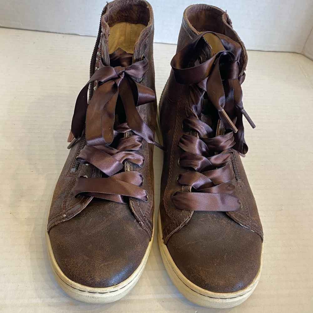 UGG Blaney Crystals Brown Leather Ankle Booties Fashion Sneakers Size 7.5 Comfy